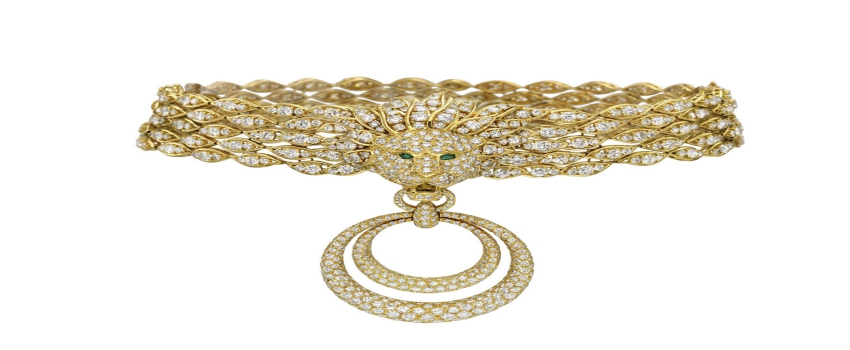 This Christmas surprise her with the sparkle of the perfect gold jewelry