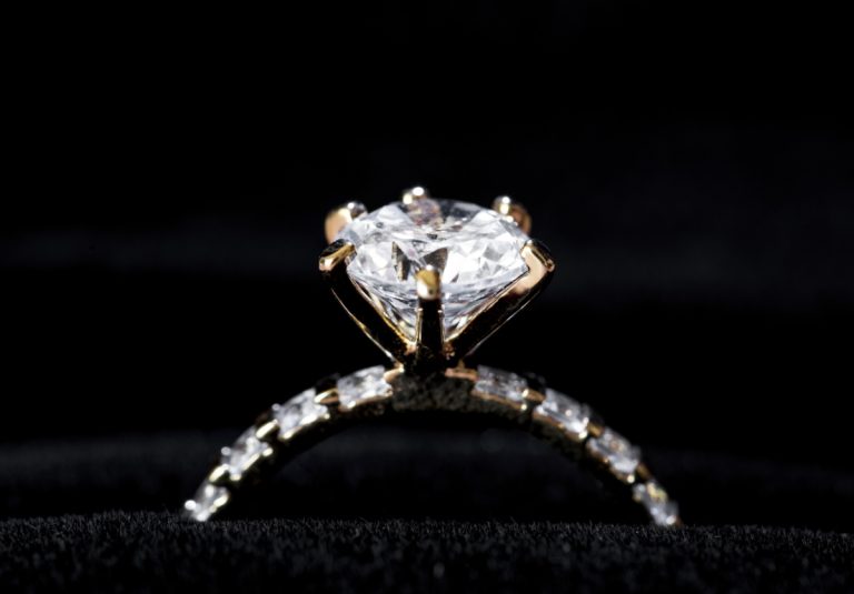 Diamond ring with gold color