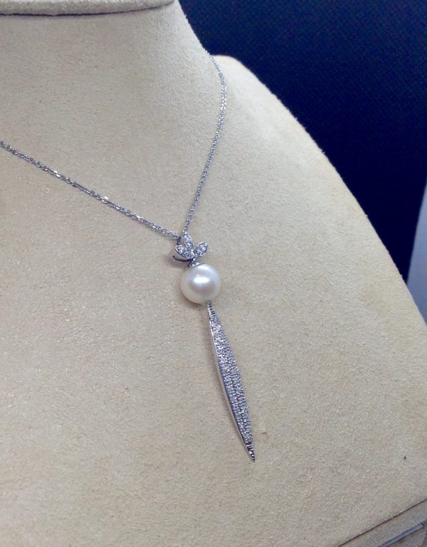 14k White Gold Necklace 8.5 mm South Sea Pearl with 1.00 Ct Diamond Design on a fake neck