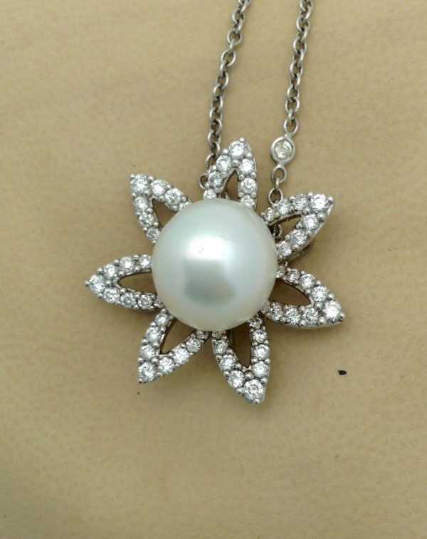 2.0 CT VS Diamond Flower w/ 11m South Sea Pearl & Diamond by the yard 18k Chain