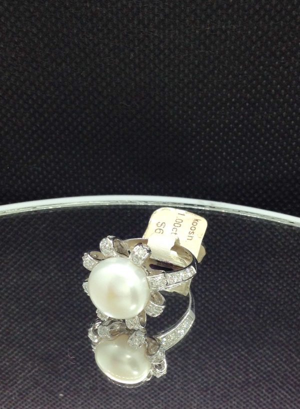 11mm Fresh Water Pearl with 1.00 Ct Diamond 18k White Gold Flower Ring