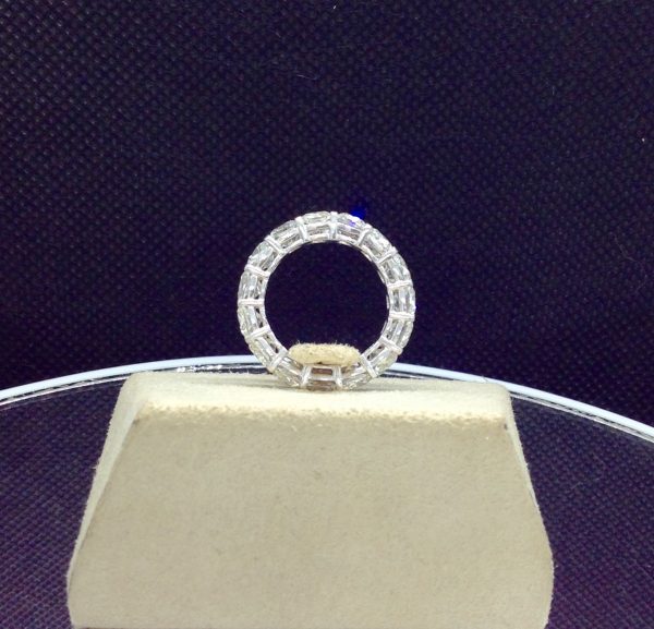 Platinum 9.10 Ct Diamond Eternity Band H/VS in a jewelry box (back view)